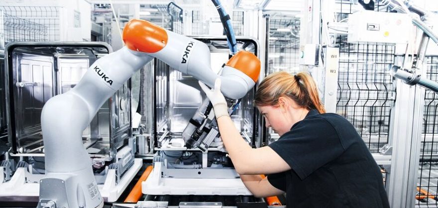 KUKA posts record robot sales despite challenging year